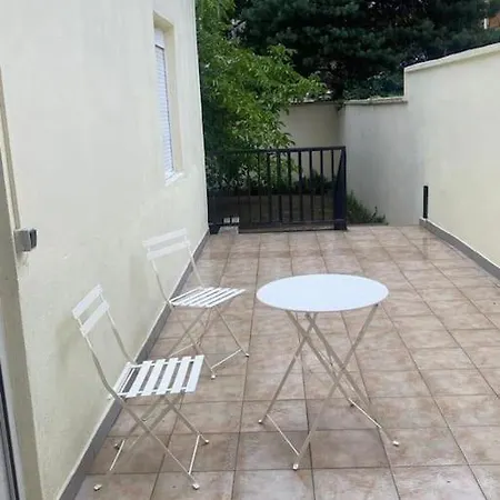 : Spacieux Pour 5 Personnes Apartment