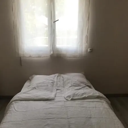 Apartment : Spacieux Pour 5 Personnes Puteaux