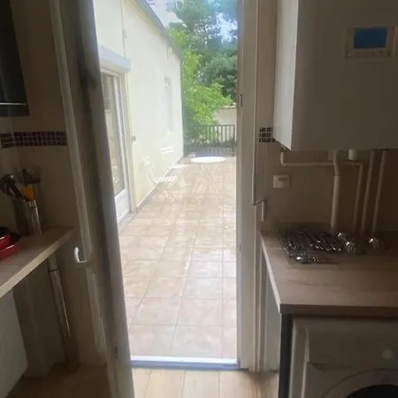 : Spacieux Pour 5 Personnes Apartment Puteaux