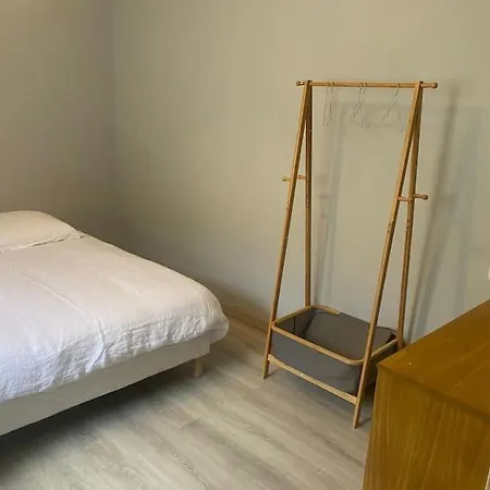 : Spacieux Pour 5 Personnes Puteaux