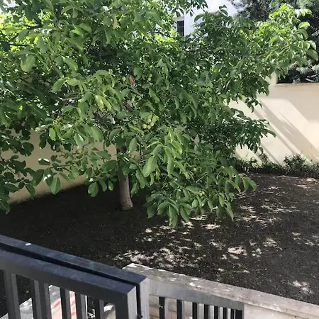 : Spacieux Pour 5 Personnes Apartment Puteaux
